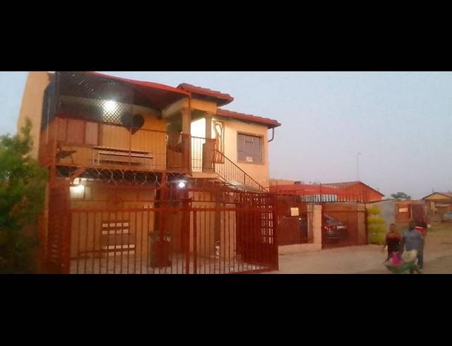 10 BEDROOM HOUSE FOR SALE IN SOSHANGUVE INDUSTRIAL